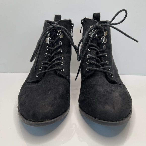Torrid lace up womens boots. Size 9.5W - Picture 6 of 7